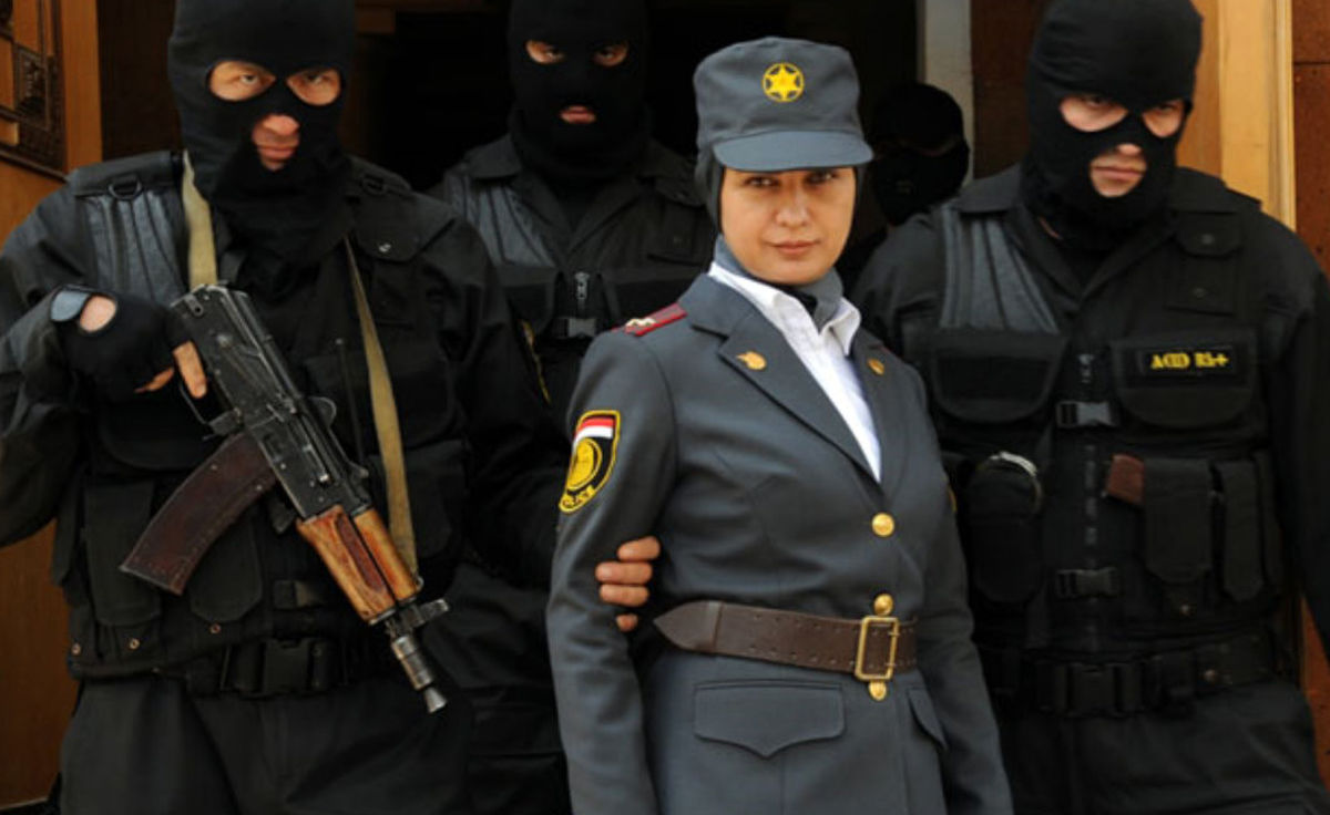 عکس‌های لعیا زنگنه در نقش پلیس در ارمنستان خبرساز شد!


