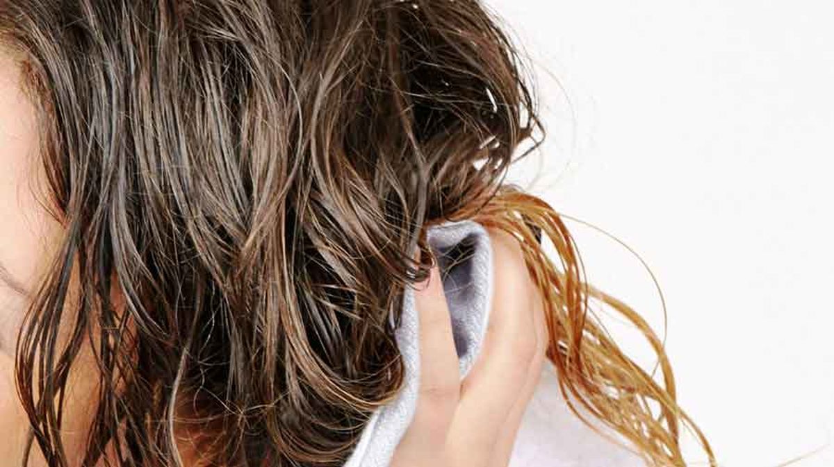عوارض خطرناک خوابیدن با موی خیس + عکس